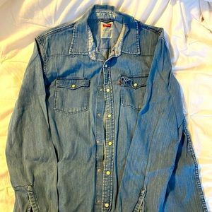 Levi’s long sleeve jean shirt